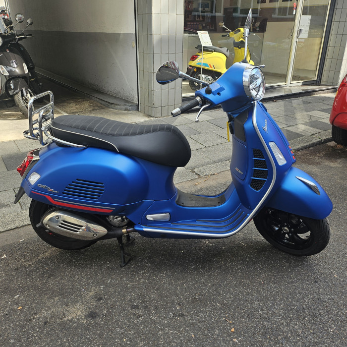 Vespa GTS 300 Supersport VB 5.500 €