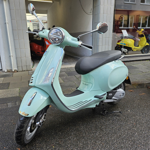 Vespa Primavera 125  4.600 €