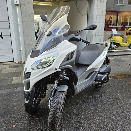 Piaggio MP3 310  7.600 €