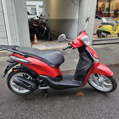 Piaggio Liberty 50 rot 1.900 €